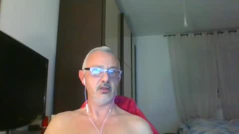 Snapshot of nevenerabis chatting on January 18, 3:53 am nevenerabis online show from January 18, 3:53 am