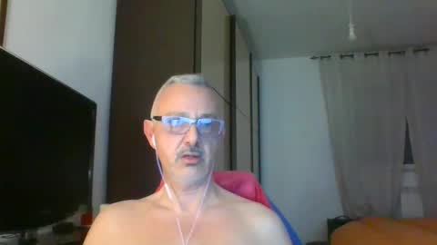 Snapshot of nevenerabis chatting on February 17, 5:10 pm nevenerabis online show from February 17, 5:10 pm