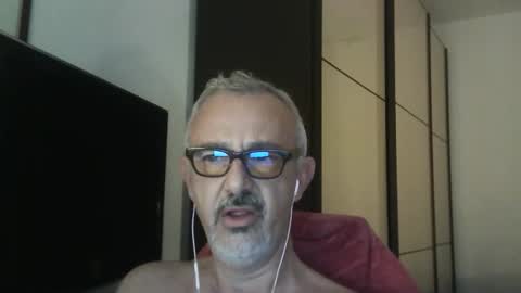 Snapshot of nevenerabis chatting on October 5, 6:39 pm nevenerabis online show from October 5, 6:39 pm