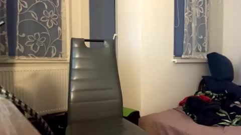 Mark online show from April 17, 11:08 pm