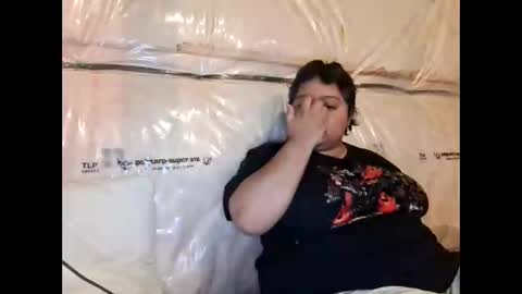 Snapshot of neverwiser chatting on November 16, 4:45 pm neverwiser online show from November 16, 4:45 pm