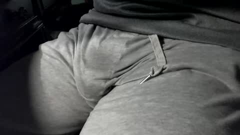 nevrsaynevr2000 online show from October 20, 5:35 pm