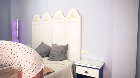 new dee online show from March 6, 9:25 am