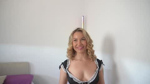 Snapshot of new_dee chatting on February 11, 12:32 pm new dee online show from February 11, 12:32 pm