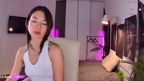 Snapshot of new_meow chatting on October 13, 6:24 am Alice online show from October 13, 6:24 am