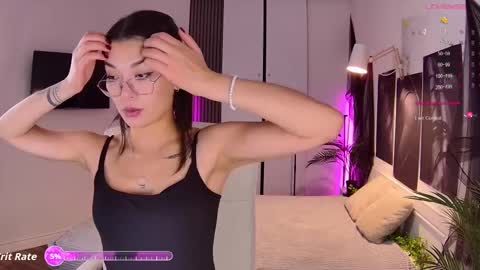 Snapshot of new_meow chatting on October 18, 7:20 am Alice online show from October 18, 7:20 am