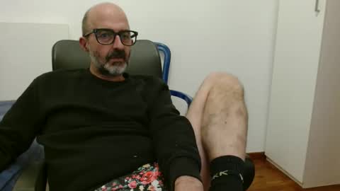 simi online show from November 4, 7:13 pm