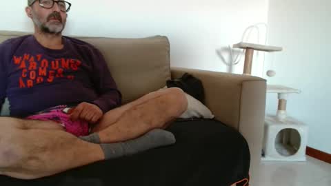 simi online show from December 21, 9:38 am