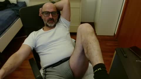 simi online show from February 5, 8:02 pm