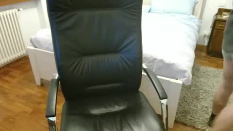 simi online show from February 22, 7:45 pm