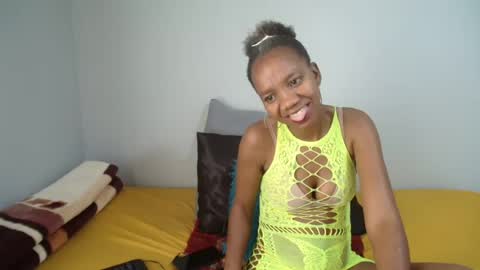 newbootyxx online show from July 16, 7:03 am