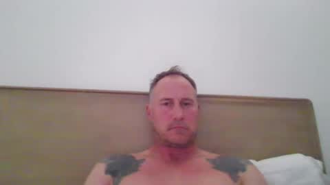 Snapshot of newportman1030 chatting on September 21, 10:44 pm amandandhisgirl online show from September 21, 10:44 pm