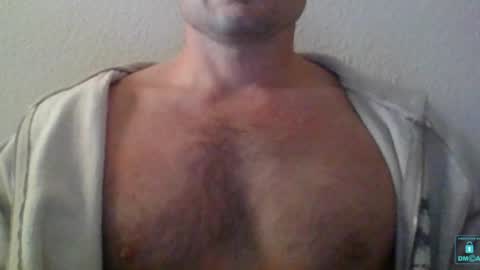 Snapshot of newtyguy90 chatting on December 17, 10:01 am newtyguy90 online show from December 17, 10:01 am