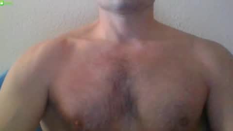 Snapshot of newtyguy90 chatting on January 7, 10:07 am newtyguy90 online show from January 7, 10:07 am