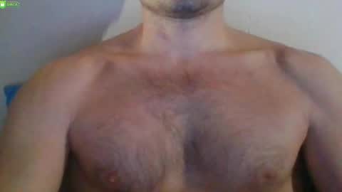 Snapshot of newtyguy90 chatting on February 1, 7:40 am newtyguy90 online show from February 1, 7:40 am