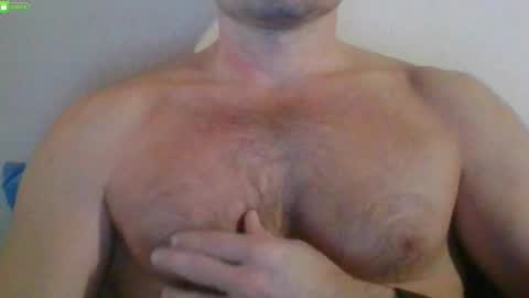 Snapshot of newtyguy90 chatting on February 13, 10:33 am newtyguy90 online show from February 13, 10:33 am
