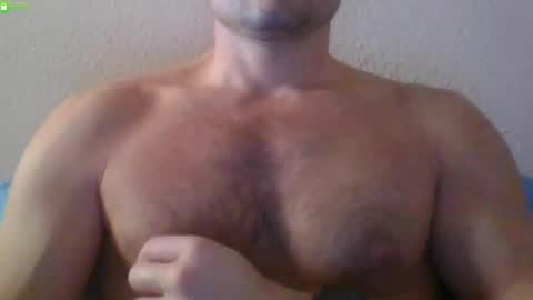 Snapshot of newtyguy90 chatting on February 14, 11:18 am newtyguy90 online show from February 14, 11:18 am