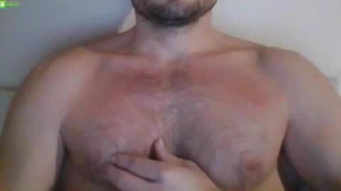 Snapshot of newtyguy90 chatting on February 28, 6:47 am newtyguy90 online show from February 28, 6:47 am
