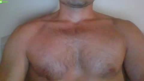 Snapshot of newtyguy90 chatting on June 21, 5:10 am newtyguy90 online show from June 21, 5:10 am