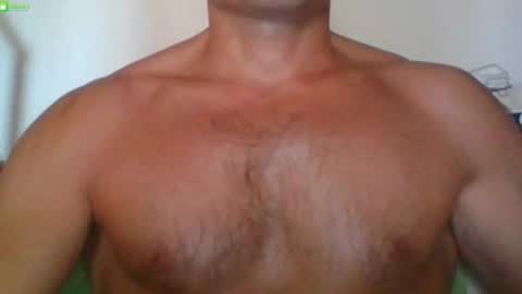 Snapshot of newtyguy90 chatting on July 3, 8:54 am newtyguy90 online show from July 3, 8:54 am