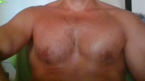 Snapshot of newtyguy90 chatting on July 4, 10:32 am newtyguy90 online show from July 4, 10:32 am