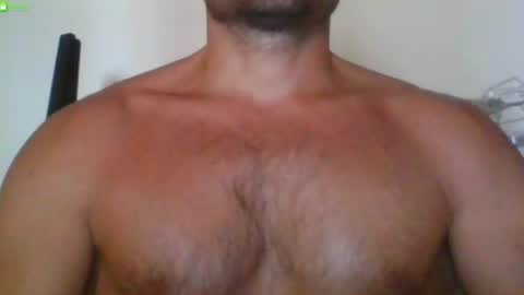 Snapshot of newtyguy90 chatting on July 17, 10:55 am newtyguy90 online show from July 17, 10:55 am