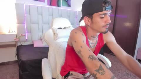 Yeison online show from March 28, 3:39 am