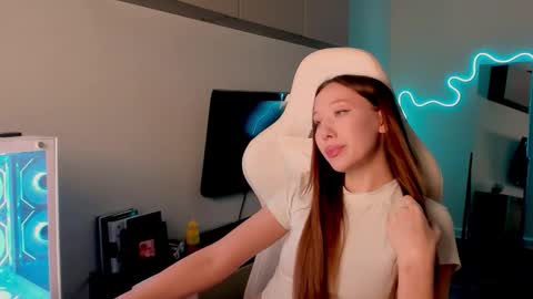 Mina online show from February 17, 2:35 pm