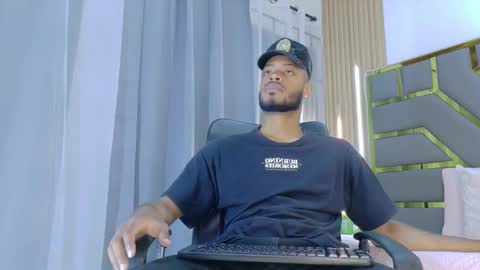 Snapshot of neytanmalcon chatting on February 27, 6:08 pm neytanmalcon online show from February 27, 6:08 pm