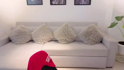   online show from March 3, 5:19 pm