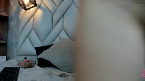 Snapshot of nezukokamado1_ chatting on March 7, 5:06 pm Milena online show from March 7, 5:06 pm