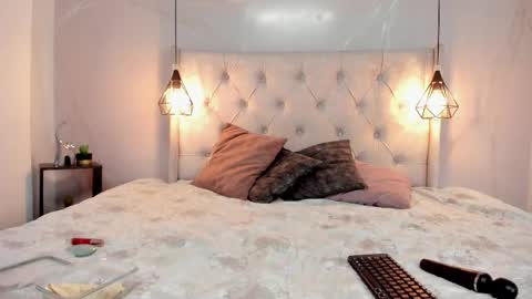 Snapshot of nezukokamado1_ chatting on October 11, 1:42 pm Milena online show from October 11, 1:42 pm