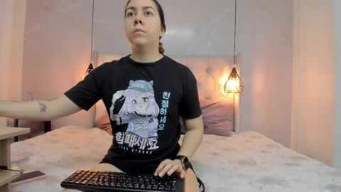 Snapshot of nezukokamado1_ chatting on November 23, 1:00 pm Milena online show from November 23, 1:00 pm