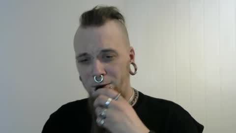 Snapshot of nezvers chatting on February 21, 5:31 pm YouPick online show from February 21, 5:31 pm