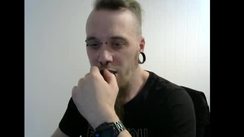 Snapshot of nezvers chatting on March 4, 5:45 pm YouPick online show from March 4, 5:45 pm