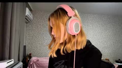 Eva Arts online show from November 25, 1:22 pm