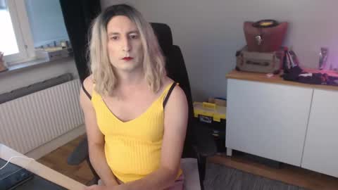 Alia Sparkles online show from December 2, 10:39 am