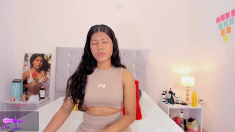 N I A online show from January 8, 7:49 pm