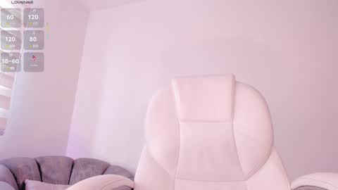 Nia online show from February 11, 5:40 pm