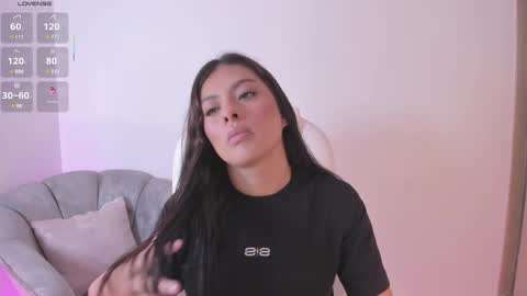 Nia online show from February 17, 1:21 pm