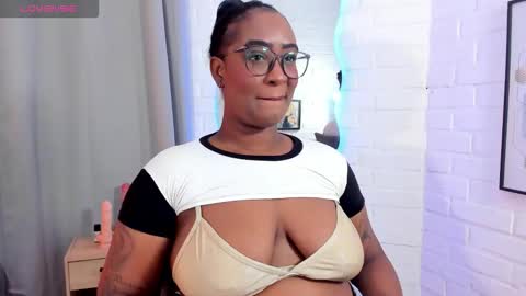 Nia online show from October 4, 7:28 am