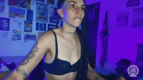 Snapshot of niahhierodula chatting on June 23, 10:08 pm niah online show from June 23, 10:08 pm