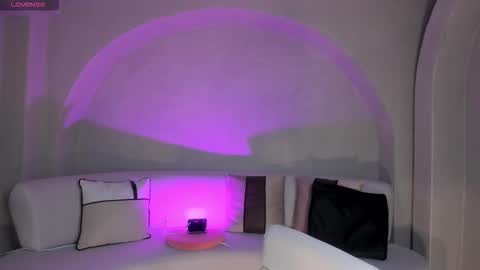 SQUIRTER DOLL    online show from October 24, 7:54 pm