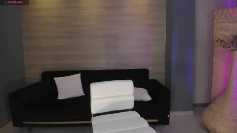 SQUIRTER DOLL    online show from February 24, 5:44 pm