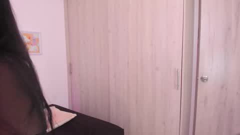  Nia  online show from January 14, 4:23 pm