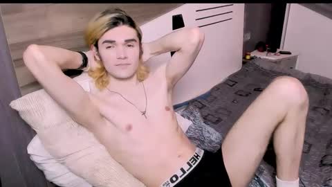 Snapshot of nic_ky chatting on March 12, 3:29 pm Nick PVT is open FanslyTwitter - Nic kycb online show from March 12, 3:29 pm