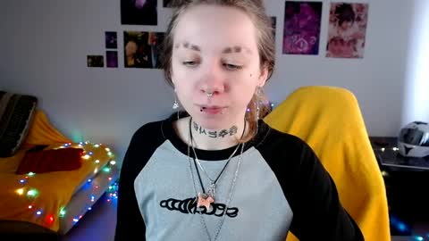 nica_kawaii online show from April 18, 10:19 am