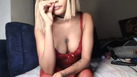 Snapshot of nicckah_ chatting on February 14, 8:38 pm Lilly online show from February 14, 8:38 pm