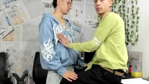 Snapshot of nice_boys11 chatting on June 25, 1:37 pm nice_boys11 online show from June 25, 1:37 pm