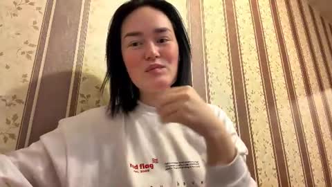 Snapshot of nice_kisss chatting on July 3, 6:14 pm Alice online show from July 3, 6:14 pm